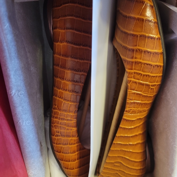 Vionic Shoes - VIONIC Hannah Croc Flat: Brown: New In Box: SIZE 6.5